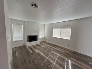 1525 S Fairmont Ave in Lodi, CA - Building Photo - Building Photo
