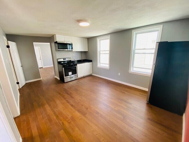 37 Maverick St-Unit -3 in Chelsea, MA - Building Photo - Building Photo