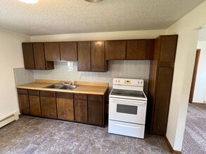 824-824.5-8245 W 11th St in Junction City, KS - Building Photo - Building Photo