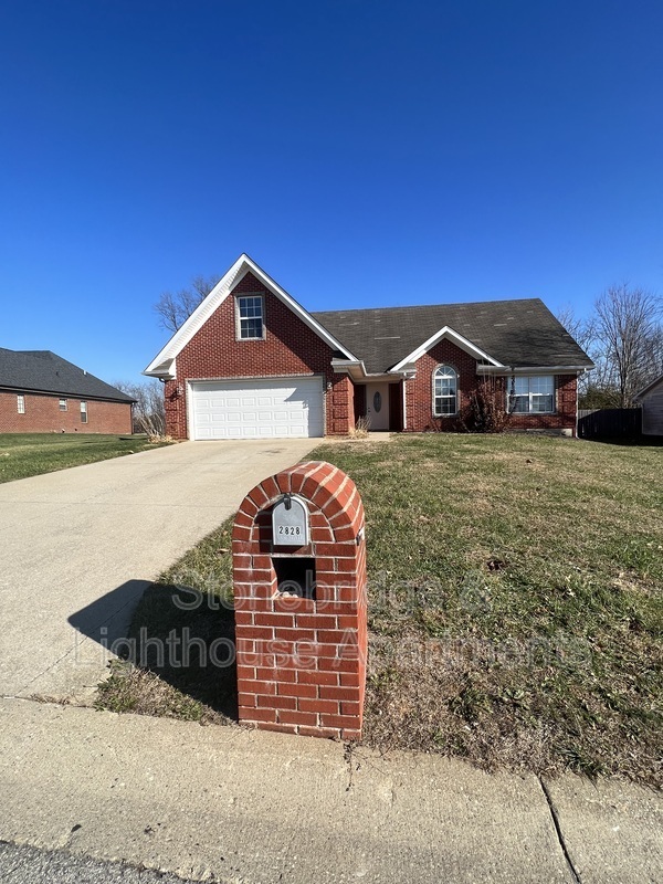 2828 Boulder Ridge Dr in Jeffersonville, IN - Building Photo - Building Photo