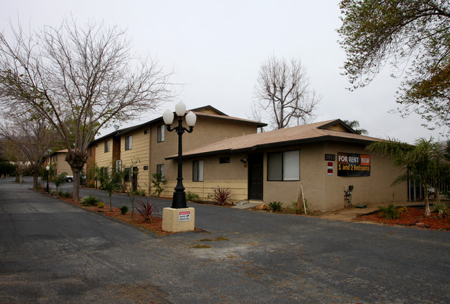 Banning Suites Motel in Banning, CA - Foto de edificio - Building Photo