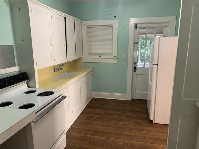 1226 N Duval St in Tallahassee, FL - Building Photo - Building Photo