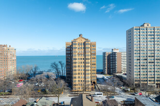 7321 S South Shore Dr in Chicago, IL - Building Photo - Building Photo