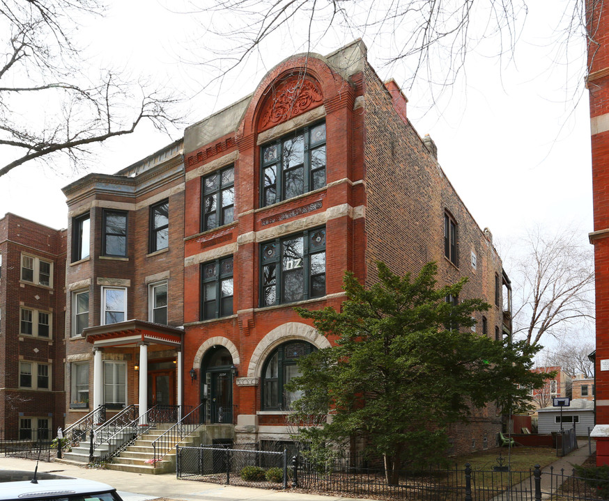 2232 N Kenmore Ave in Chicago, IL - Building Photo