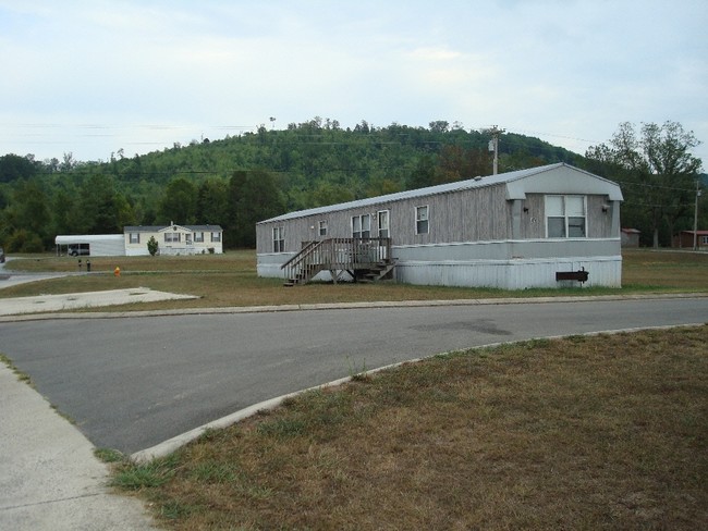 8147 Candies Creek Ridge in Charleston, TN - Building Photo - Building Photo