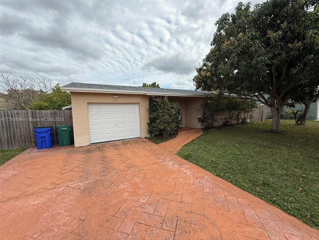 2640 NW 67th Terrace in Margate, FL - Foto de edificio - Building Photo