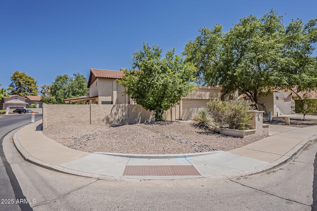 2325 S El Marino in Mesa, AZ - Building Photo