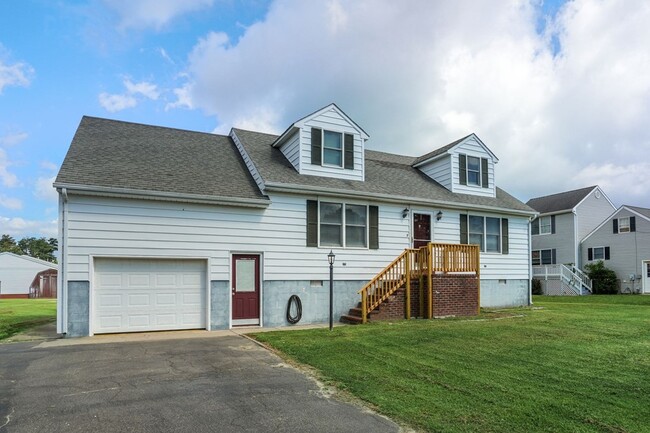 5457 Warren St in Chincoteague, VA - Building Photo - Building Photo
