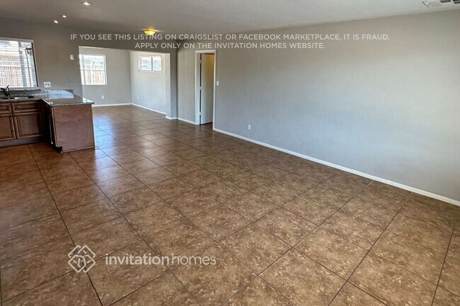 19231 N 17th Dr in Phoenix, AZ - Foto de edificio - Building Photo