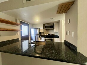 5472 Roundtree Pl in Concord, CA - Building Photo - Building Photo