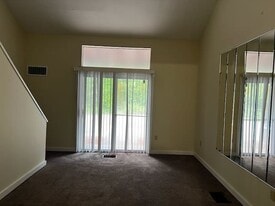 1 Adams Cir in Middleboro, MA - Building Photo