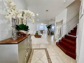 10807 NW 84th Ln in Doral, FL - Building Photo - Building Photo