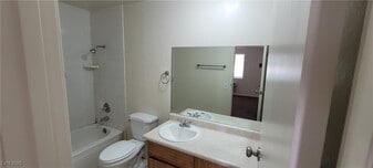 4955 Jeffreys St in Las Vegas, NV - Building Photo