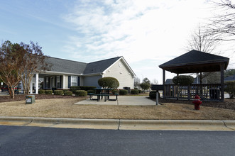 Holly Park Apartments in Raeford, NC - Building Photo - Building Photo