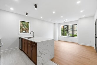 685 JFK Blvd E in Weehawken, NJ - Building Photo - Building Photo