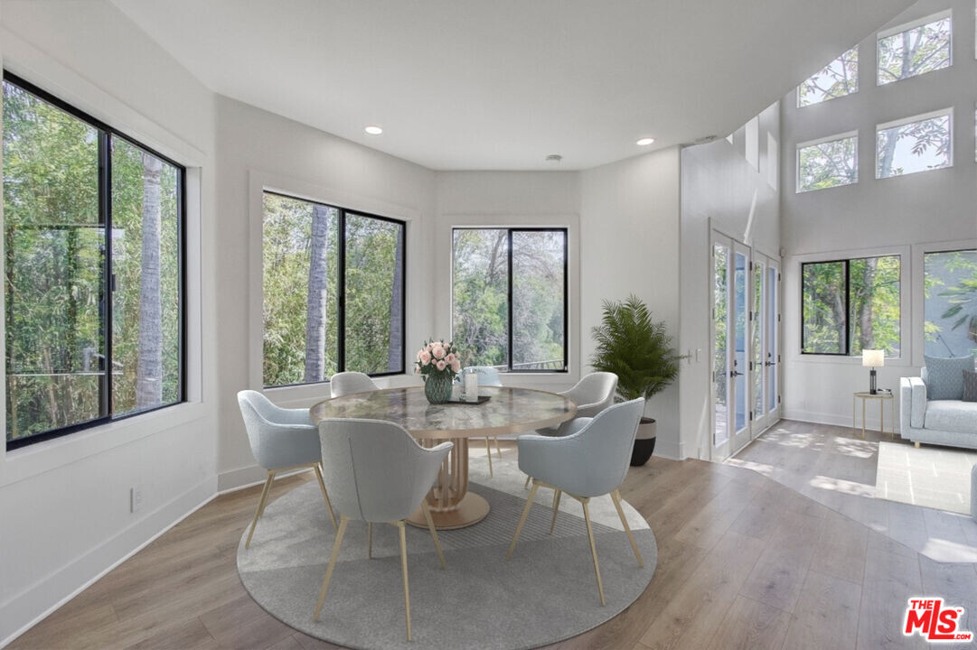 2741 Rinconia Dr in Los Angeles, CA - Building Photo