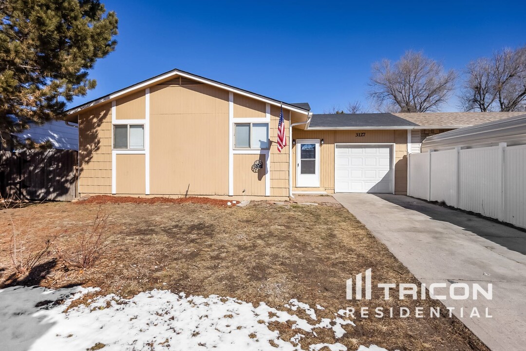 3127 Moonbeam Cir S in Colorado Springs, CO - Foto de edificio