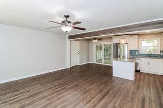 3293 Chisholm Trail SW in Marietta, GA - Foto de edificio - Building Photo