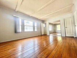 143 N Hamilton Dr in Beverly Hills, CA - Building Photo - Building Photo