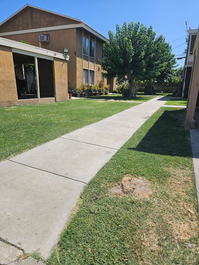 728 Illinois Ave in Los Banos, CA - Building Photo - Building Photo