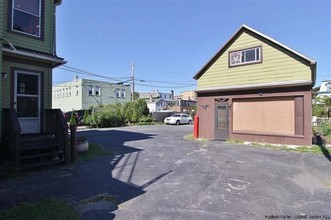 21 Main St in Kingston, NY - Foto de edificio - Building Photo