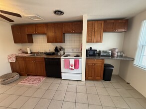 15 Lakeside Dr in Ledyard, CT - Building Photo - Building Photo