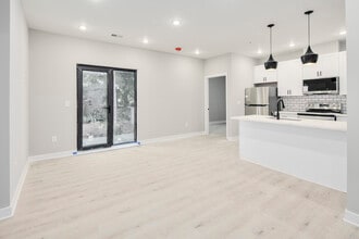 317 Kennedy St in Washington, DC - Foto de edificio - Interior Photo