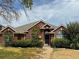 2513 Plentywood Dr in Plano, TX - Building Photo