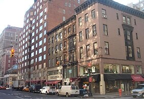 677-679 Madison Ave in New York, NY - Building Photo - Building Photo