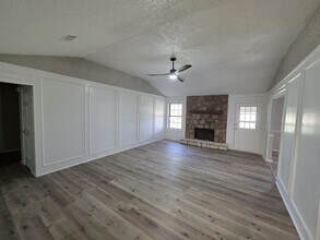 106 Chevy Chase Ln in Waxahachie, TX - Building Photo - Building Photo