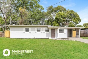 7037 Pellias Rd in Jacksonville, FL - Building Photo