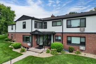 East River Terrace in Minneapolis, MN - Building Photo