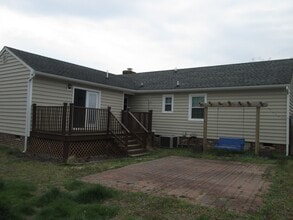 6393 Sledds Lake Rd in Mechanicsville, VA - Building Photo - Building Photo