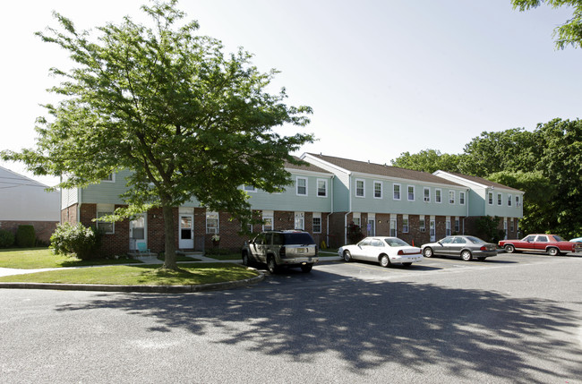 Pleasant Manor Apartments in Pleasantville, NJ - Foto de edificio - Building Photo