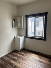 24 11th St. Apartments in Hermosa Beach, CA - Foto de edificio - Building Photo