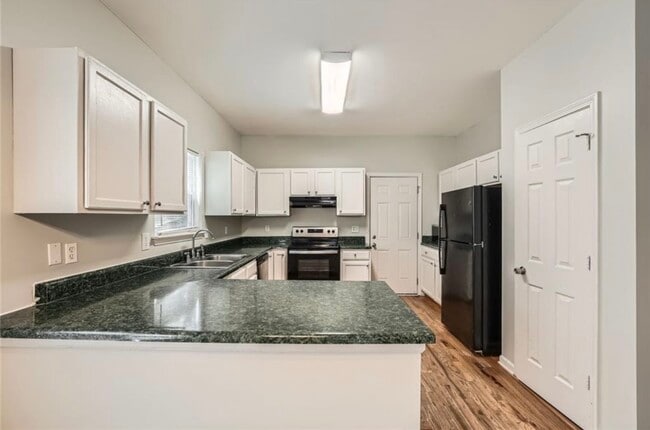 558 Elbridge Dr NW in Atlanta, GA - Building Photo - Building Photo