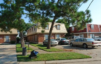4933 Yale St in Metairie, LA - Building Photo