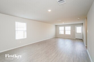 10775 Prusiner Dr in Converse, TX - Building Photo - Building Photo