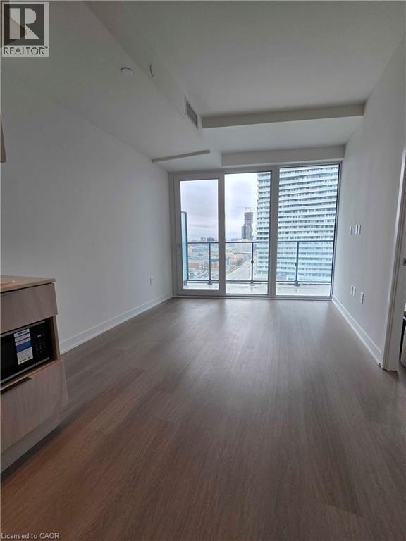 448 Burnhamthorpe Rd W in Mississauga, ON - Building Photo - Building Photo