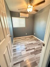 1015 4th St, Unit B in Modesto, CA - Foto de edificio - Building Photo