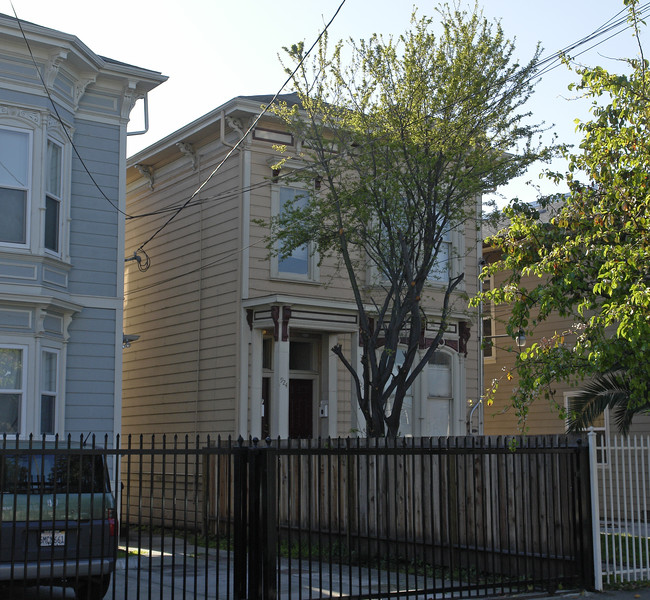 922-924 Center St in Oakland, CA - Building Photo - Building Photo