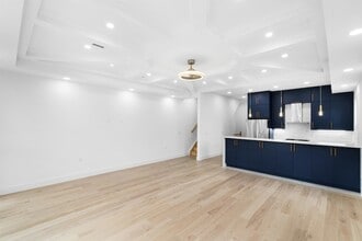 125 Collard St in Jersey City, NJ - Foto de edificio - Building Photo