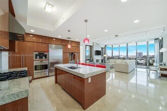 9705 Collins Ave, Unit 605N in Bal Harbour, FL - Foto de edificio - Building Photo