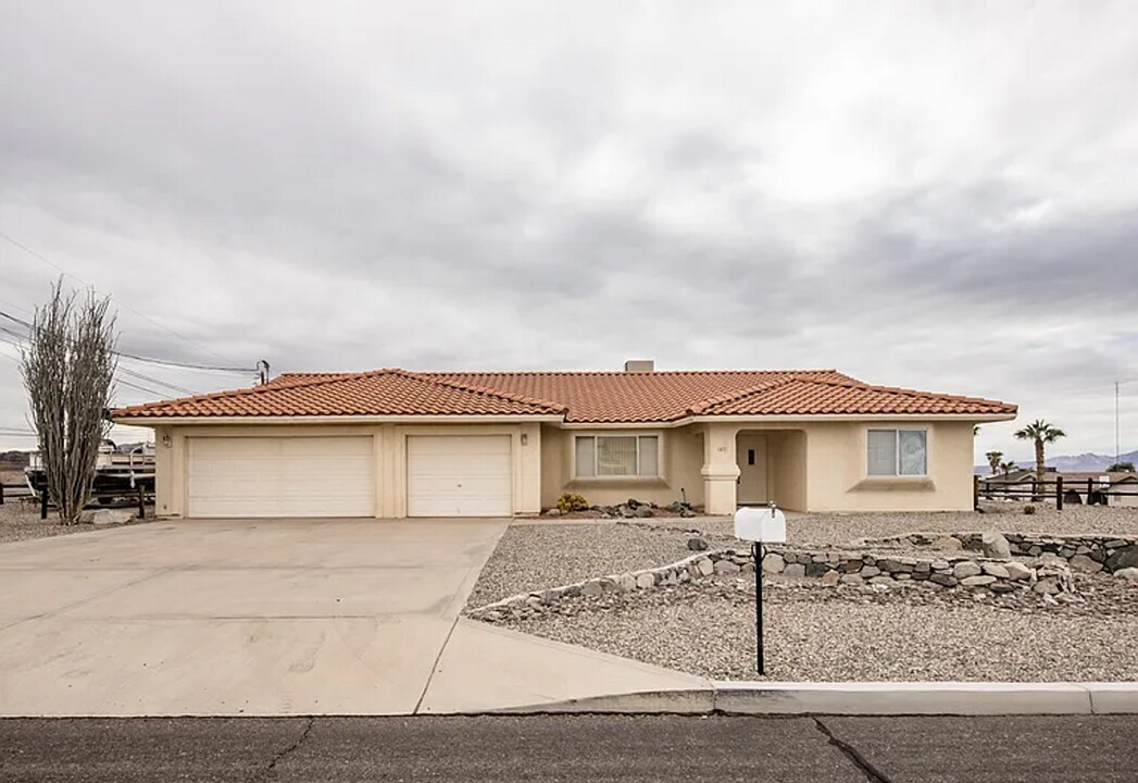 1471 McCulloch Blvd N in Lake Havasu City, AZ - Building Photo