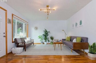 4720 SE 108th Pl in Portland, OR - Building Photo - Building Photo