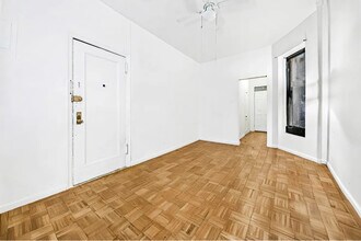325 E 89th St in New York, NY - Building Photo - Building Photo