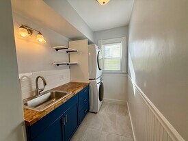 11 Mt Vernon St in Lowell, MA - Building Photo