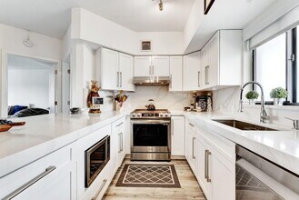 2105 Lavers Cir in Delray Beach, FL - Building Photo - Building Photo