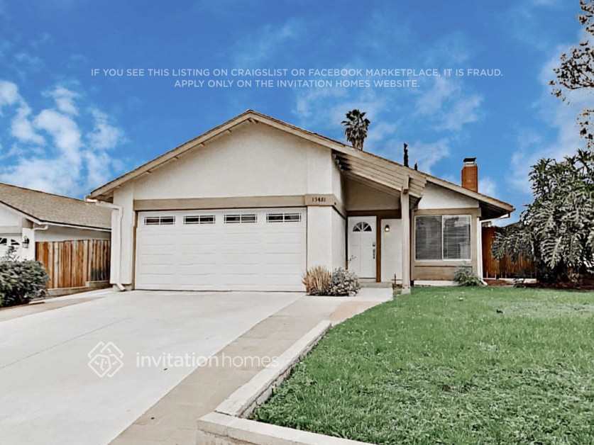 13481 Laurelhurst Rd in Moorpark, CA - Building Photo