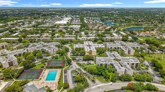 8420 SW 133rd Avenue Rd, Unit 412 in Miami, FL - Building Photo